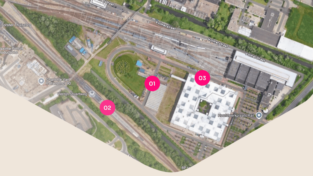 De installaties bevinden zich in het onderstation Verrijn Stuartweg. Dit onderstation bevindt zich net buiten het terrein van de HWR.