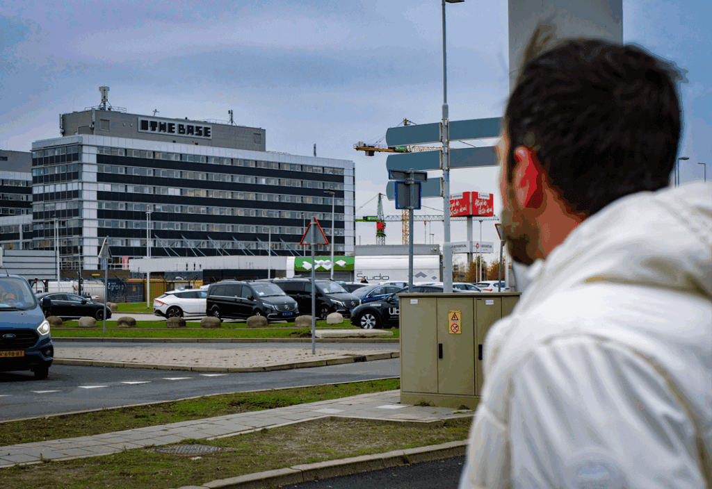 Mahmood is trainee in de sprinkler techniek. Werkzaam als werkvoorbereider sprinkler bij de BAM op schiphol